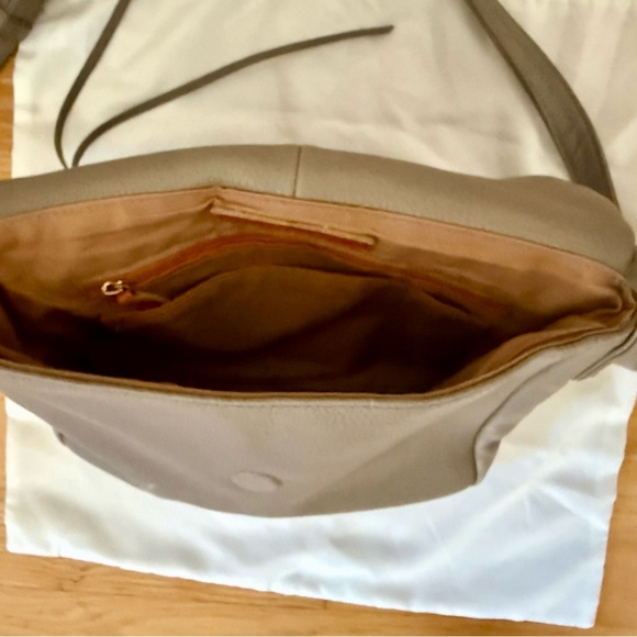 HOBO Fern Messenger Crossbody Leather Bag in Graphite - Picture 2 of 7